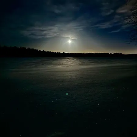 Lakeside Log Edith Feriehus *